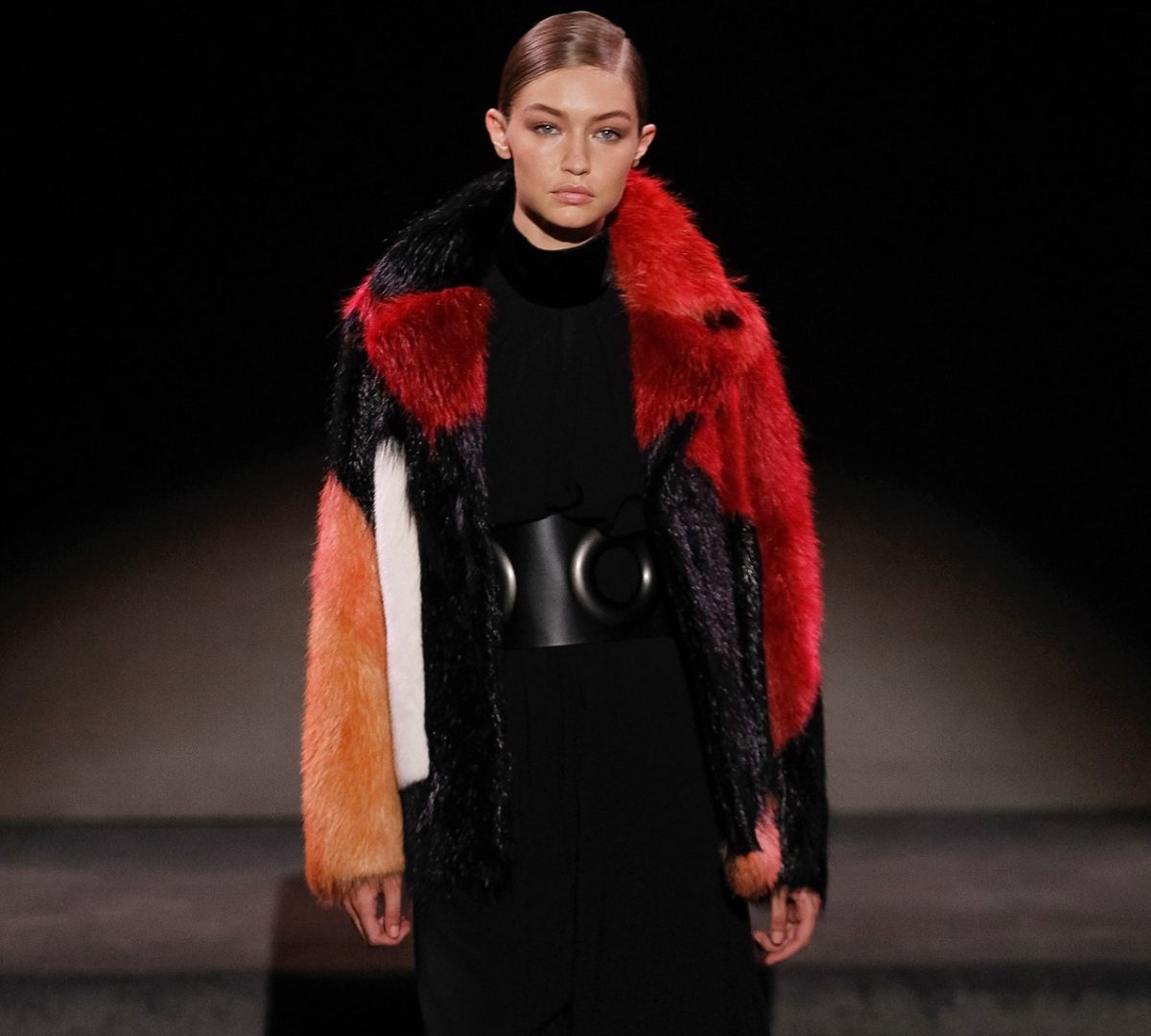 gigi-hadid-in-tom-ford-fur-jacket