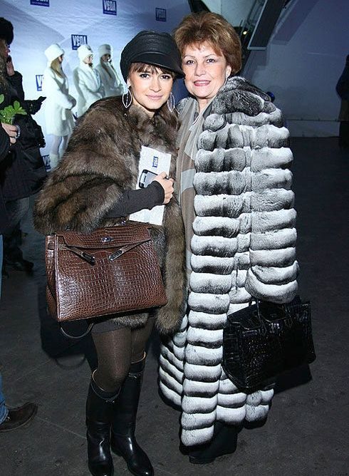 Miroslava Duma & her oversized Chanel brooch