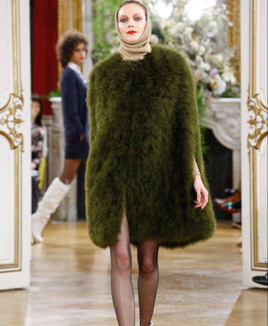 2017-vanessa-seward fur coat for paris fashion week