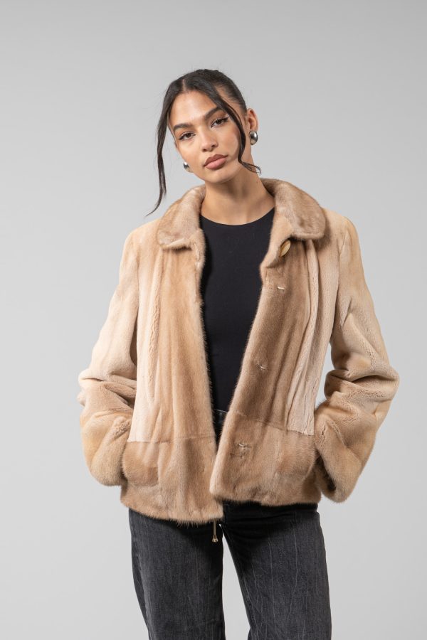 Veste en fourrure de vison beige avec col en V