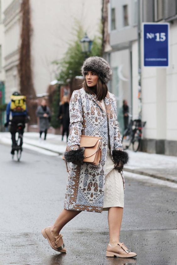 fur hat chic outfit